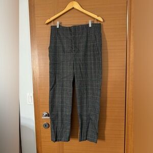 Zara plaid dress pants in great condition. Worn once. Size Small